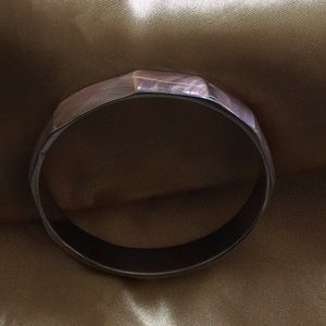 Buy a vintage inlaid Abalone shell bangle bracelet!